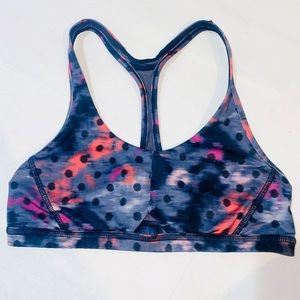 Lululemon sports bra size 6